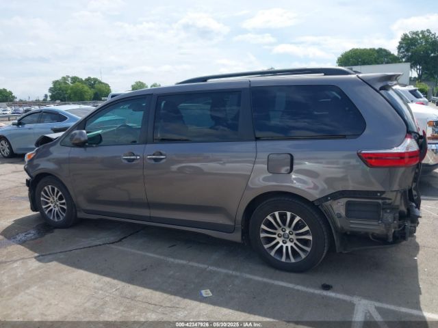 5TDYZ3DC6JS939876 Toyota Sienna Xle Premium 8 Passenger