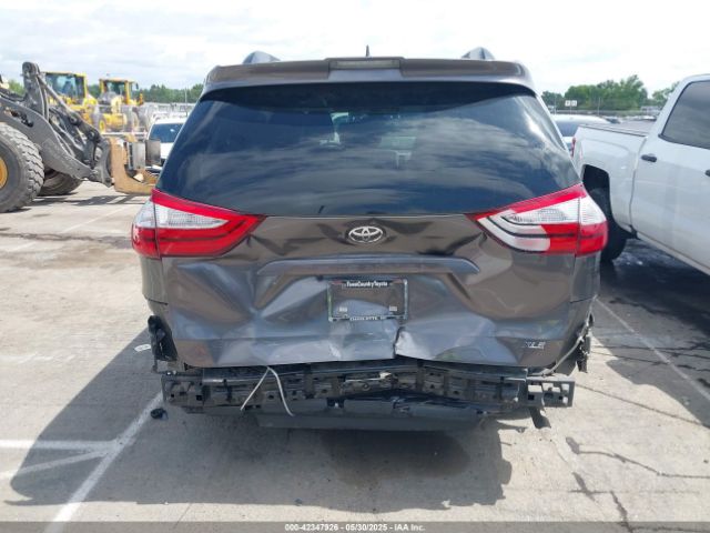 5TDYZ3DC6JS939876 Toyota Sienna Xle Premium 8 Passenger