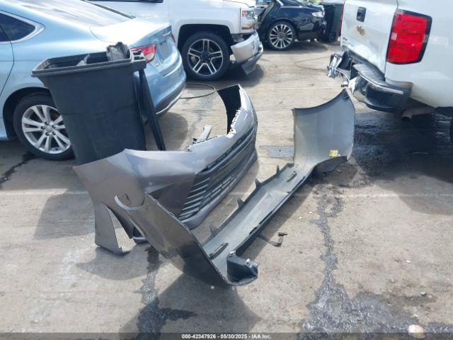 5TDYZ3DC6JS939876 Toyota Sienna Xle Premium 8 Passenger