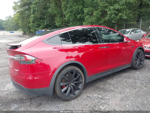 5YJXCBE40HF055820 Tesla 2017