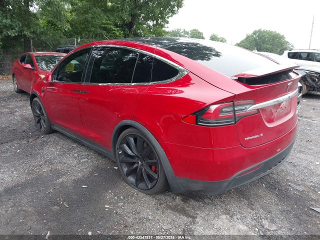 2017 TESLA MODEL X 5YJXCBE40HF055820 Photo 2