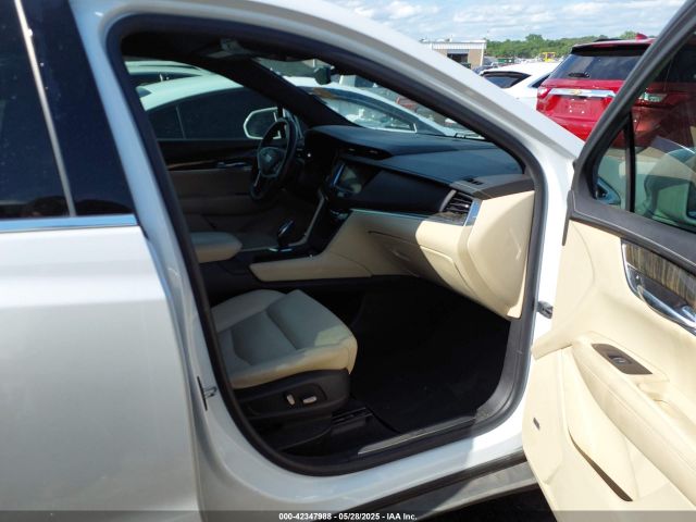1GYKNARS5HZ108815 Cadillac Xt5 Standard