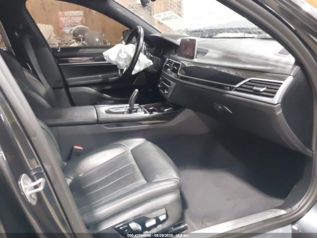 2019 BMW 740I WBA7E4C58KGV70088 Photo 4