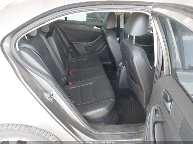 3VWD17AJXEM315517 Volkswagen Jetta 1.8t Se