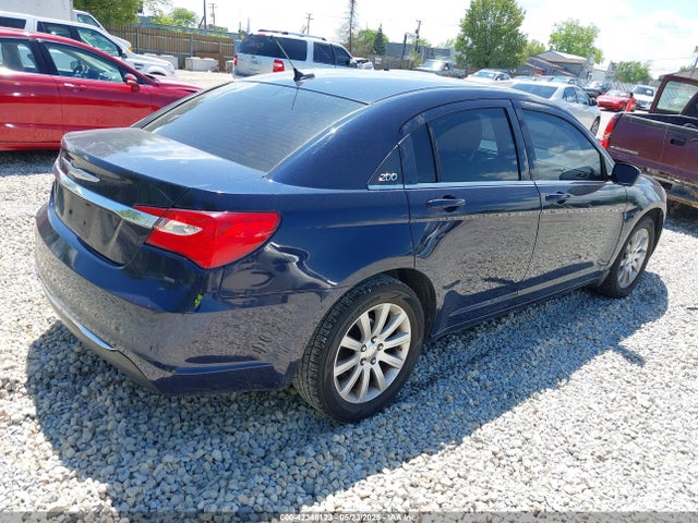 1C3CCBBB8EN117872 Chrysler 2014