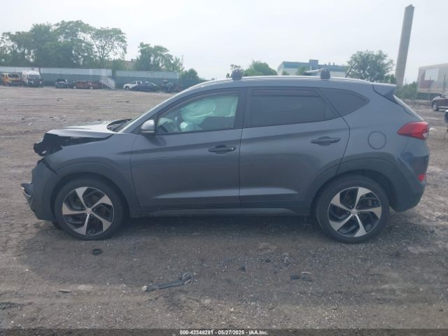 KM8J3CA28GU095533 Hyundai Tucson Sport
