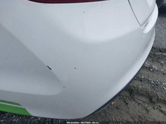 1C3CCCDG1FN644491 Chrysler 200 S