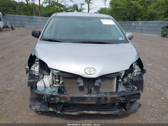 5TDKK3DC6FS643189 Toyota Sienna Le 8 Passenger