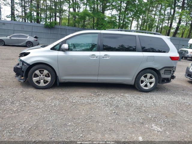 5TDKK3DC6FS643189 Toyota Sienna Le 8 Passenger