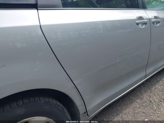 5TDKK3DC6FS643189 Toyota Sienna Le 8 Passenger
