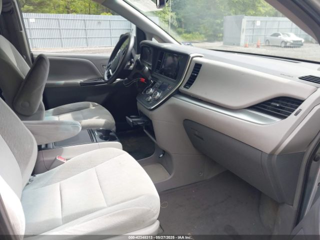 5TDKK3DC6FS643189 Toyota Sienna Le 8 Passenger