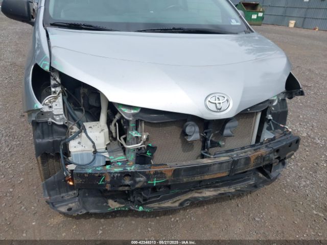 5TDKK3DC6FS643189 Toyota Sienna Le 8 Passenger