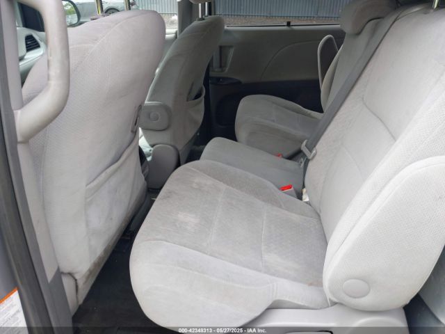 5TDKK3DC6FS643189 Toyota Sienna Le 8 Passenger