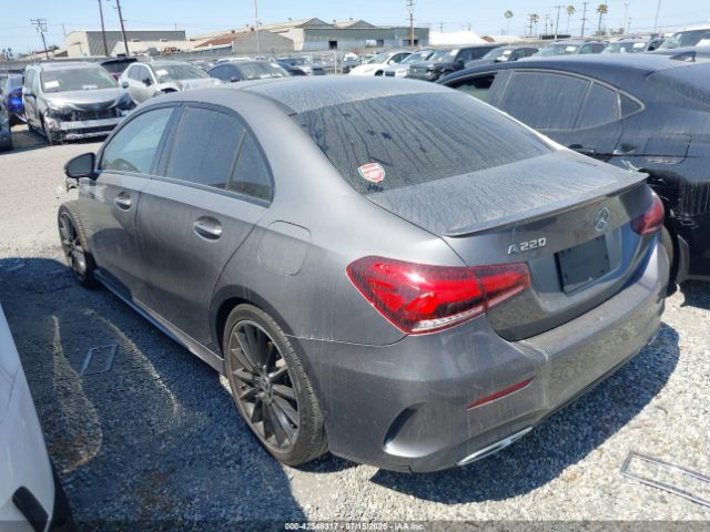 2019 MERCEDES-BENZ A 220 WDD3G4EB0KW005845 Photo 2