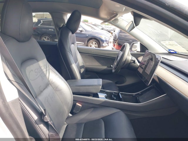 2021 TESLA MODEL Y 5YJYGDEE9MF114967 Photo 4