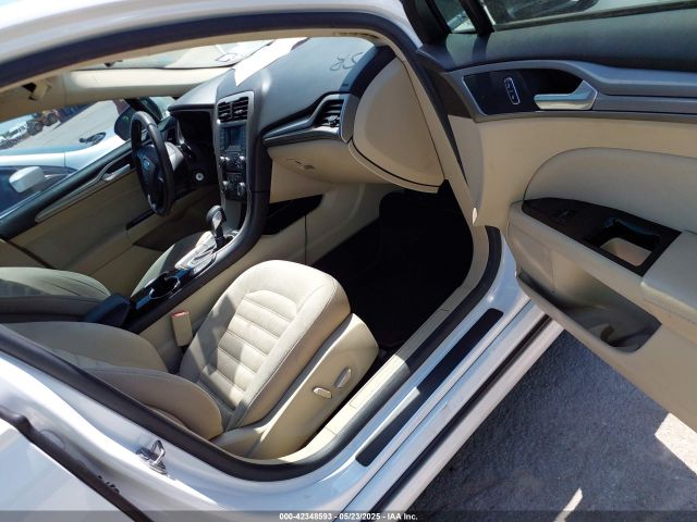 3FA6P0HD7FR100205 Ford FUSION SE