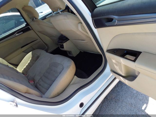 3FA6P0HD7FR100205 Ford FUSION SE