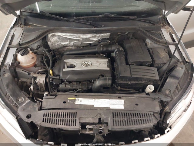 WVGBV7AX2GW589697 Volkswagen 2016