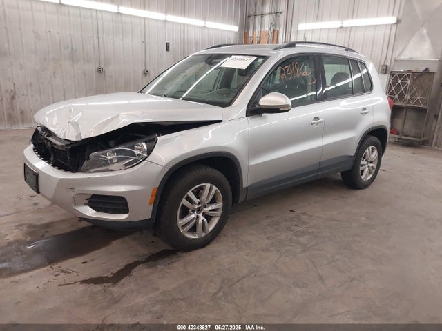 WVGBV7AX2GW589697 Volkswagen 2016