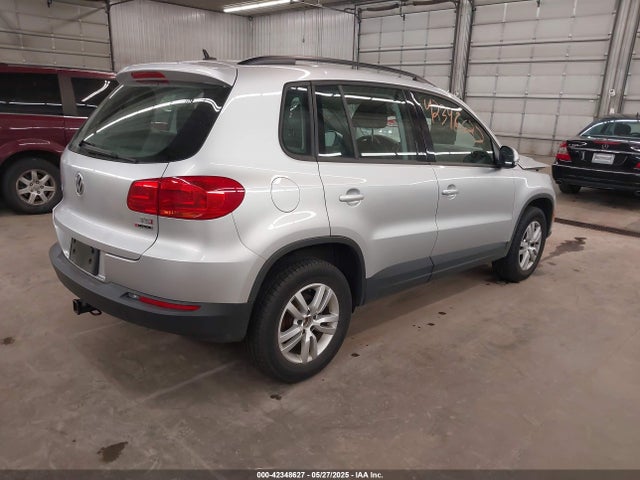WVGBV7AX2GW589697 Volkswagen 2016