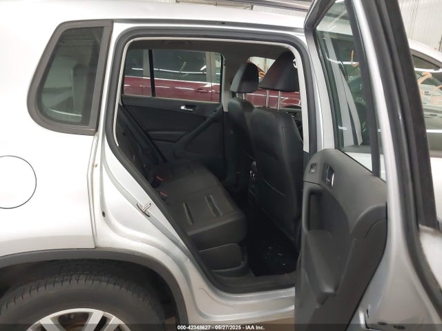 WVGBV7AX2GW589697 Volkswagen 2016