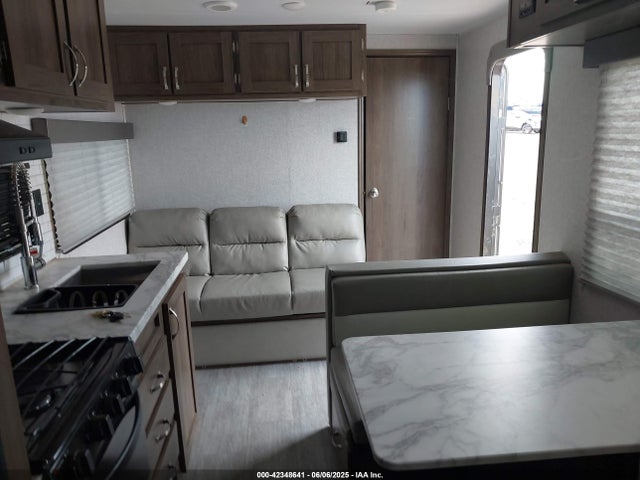 5ZT2SKSBXM9007115 Forest River Silver Lake Towable