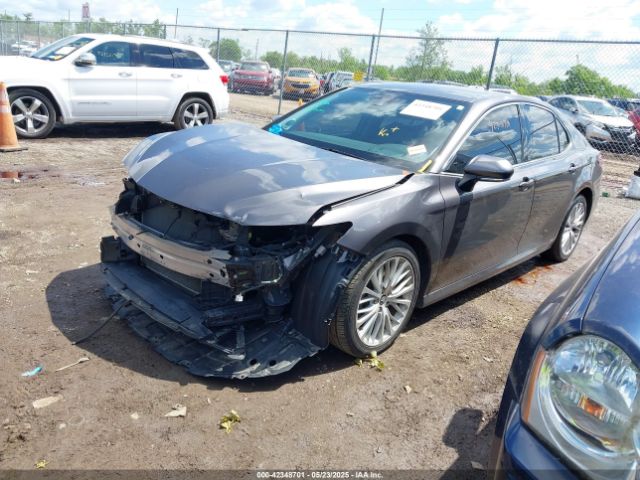 2019 TOYOTA CAMRY 4T1B11HKXKU261063 Photo 1