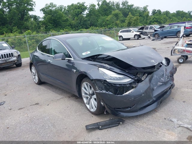 2018 TESLA MODEL 3 5YJ3E1EA8JF110092 Photo 0