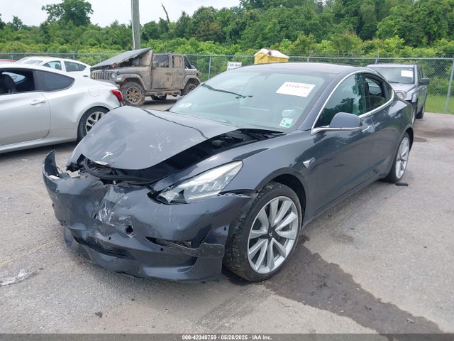 2018 TESLA MODEL 3 5YJ3E1EA8JF110092 Photo 1