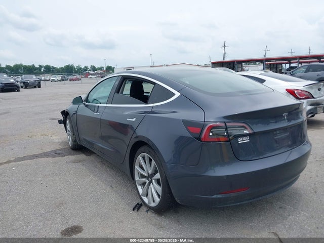 2018 TESLA MODEL 3 5YJ3E1EA8JF110092 Photo 2