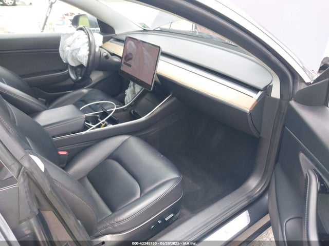 2018 TESLA MODEL 3 5YJ3E1EA8JF110092 Photo 4