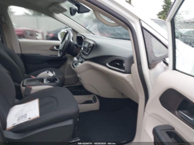 2019 CHRYSLER PACIFICA 2C4RC1FG4KR523569 Photo 4