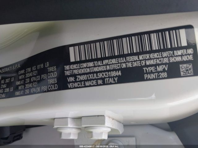 2019 MASERATI LEVANTE ZN661XUL5KX319844 Photo 8