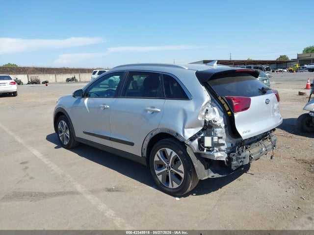 KNDCE3LG8L5048717 KIA Niro Ev Ex Premium