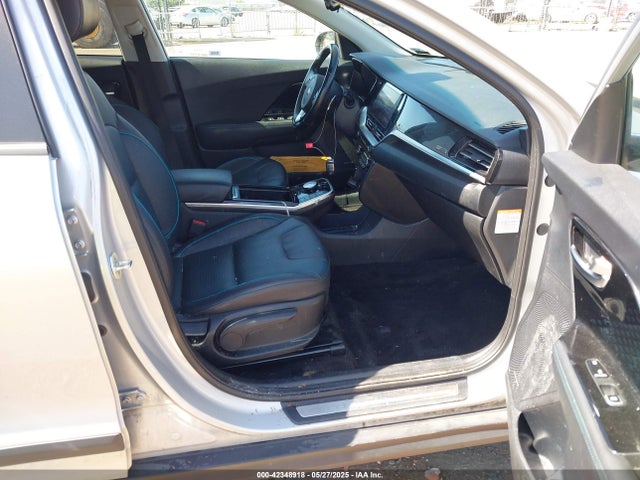 KNDCE3LG8L5048717 KIA Niro Ev Ex Premium