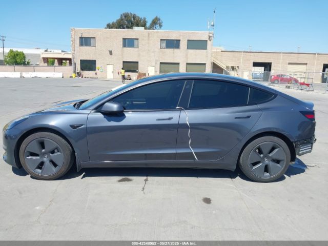 5YJ3E1EAXPF405588 Tesla 2023