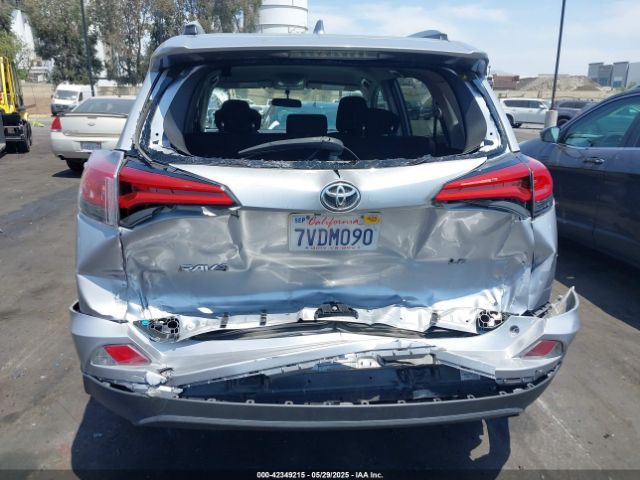 2T3ZFREV7GW312028 Toyota RAV4 LE