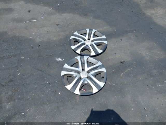 2T3ZFREV7GW312028 Toyota RAV4 LE