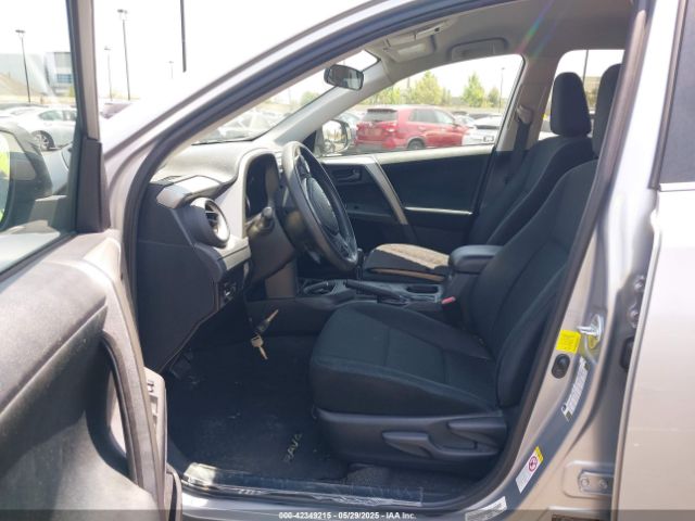 2T3ZFREV7GW312028 Toyota RAV4 LE