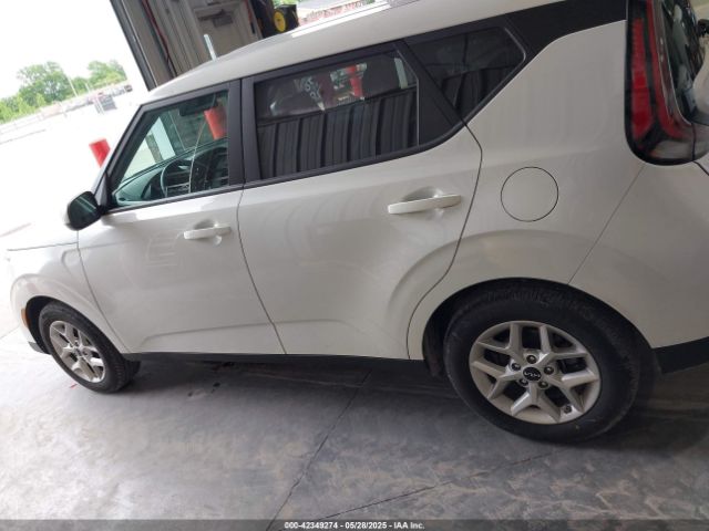 KNDJ23AU1R7237456 KIA SOUL LX