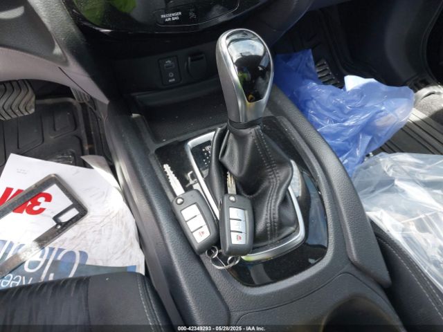 KNMAT2MT5HP526512 Nissan ROGUE S