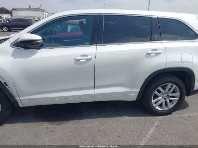 5TDZKRFH2ES025862 Toyota Highlander Le