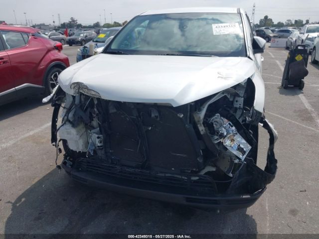 5TDZKRFH2ES025862 Toyota Highlander Le