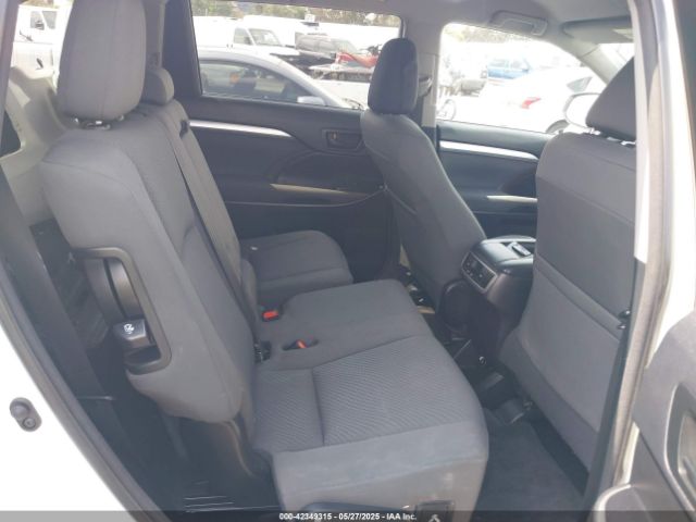 5TDZKRFH2ES025862 Toyota Highlander Le