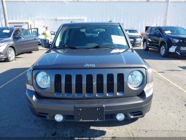 1C4NJPBB8FD115571 Jeep 2015