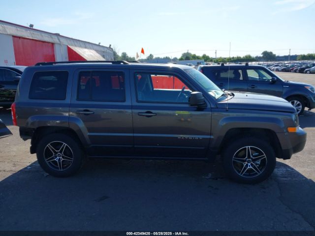 1C4NJPBB8FD115571 Jeep 2015