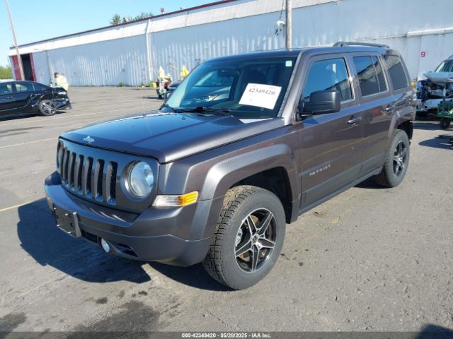 1C4NJPBB8FD115571 Jeep 2015