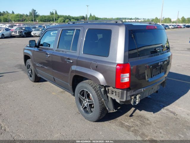 1C4NJPBB8FD115571 Jeep 2015