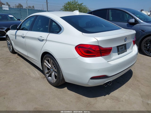 BMW 2019 2019 WBA4J1C54KBM14107 Image 3