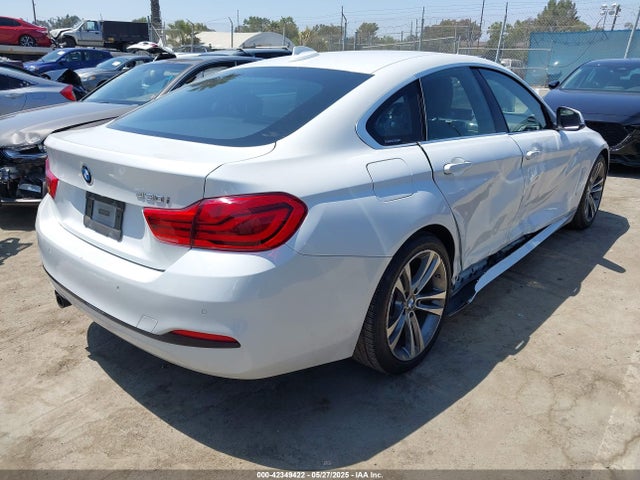 BMW 2019 2019 WBA4J1C54KBM14107 Image 4